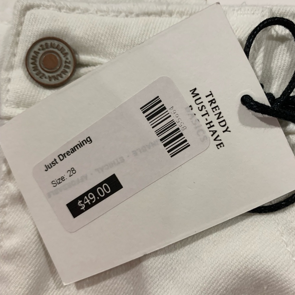 White Distressed Straight Leg Jeans Size 28 Mid Rise Raw Hem NWT - Picture 9 of 11